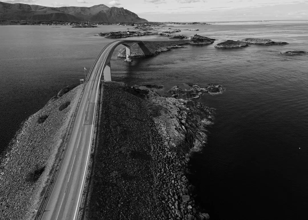 Norwegen Wandbild, Atlantic Ocean Road Schwarz Weiß Fotografie